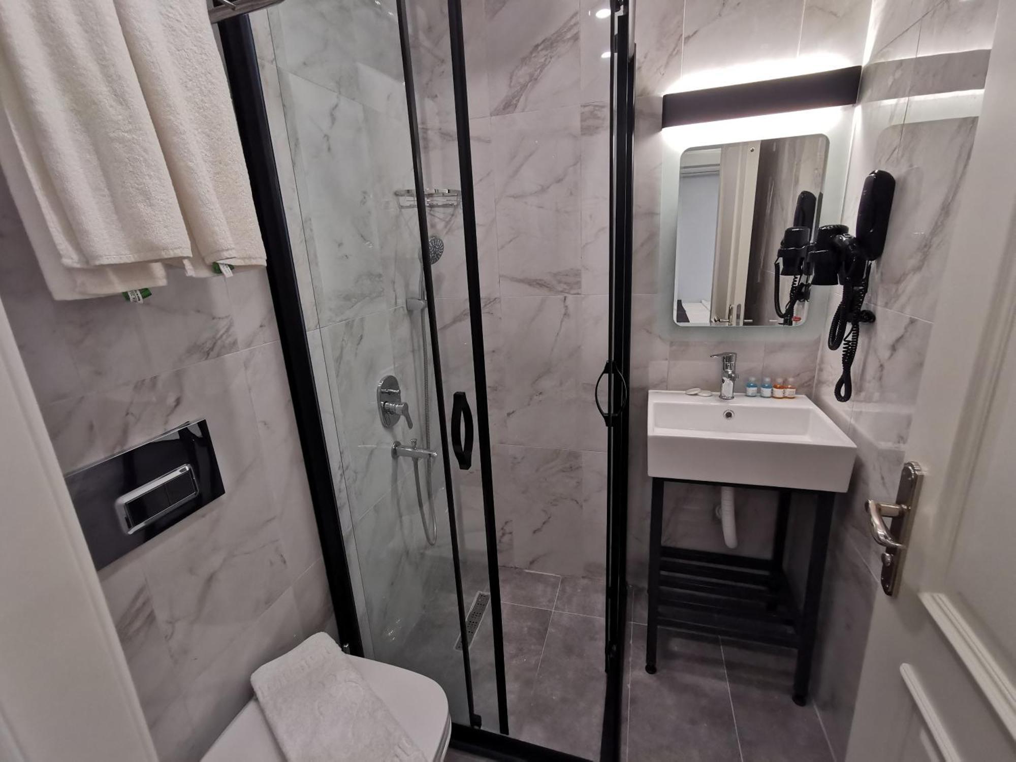Luxx Garden Hotel Istanbul Bilik gambar